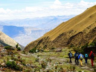 Salkantay Trail vs Lares Trail